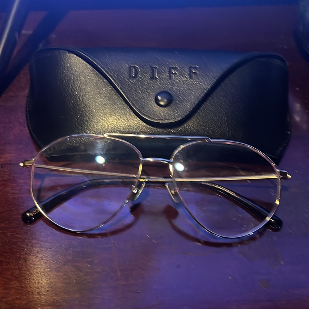 Scout blue light DIFF glasses